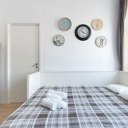 Large Flat W/ Terrace | Ace Location @ Aliados * Porto