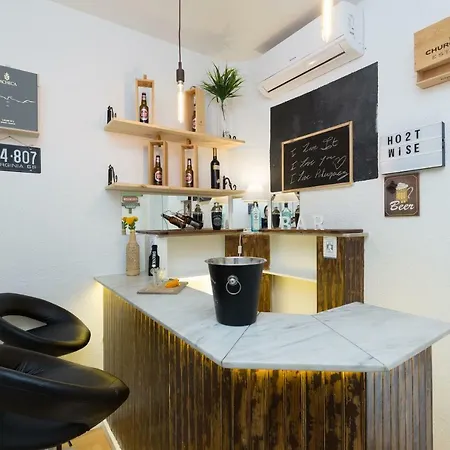 Large Flat W/ Terrace | Ace Location @ Aliados Apartment *
