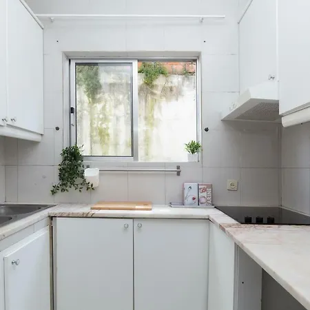 Large Flat W/ Terrace | Ace Location @ Aliados Porto
