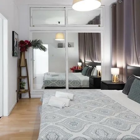 Large Flat W/ Terrace | Ace Location @ Aliados Appartement
