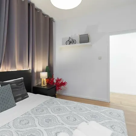 Apartment Large Flat W/ Terrace | Ace Location @ Aliados *