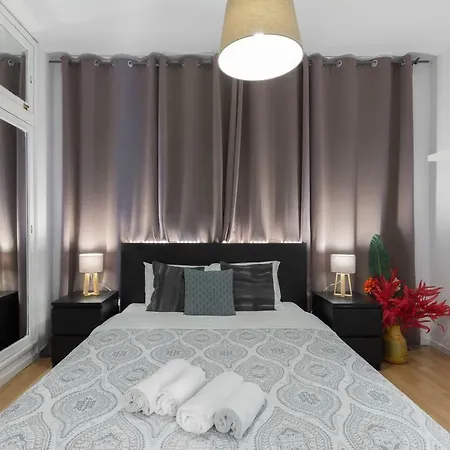Large Flat W/ Terrace | Ace Location @ Aliados Porto